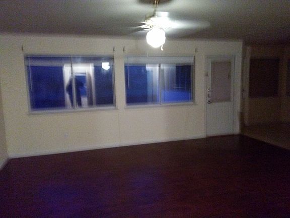2nd image of 307 Mesquite Cir