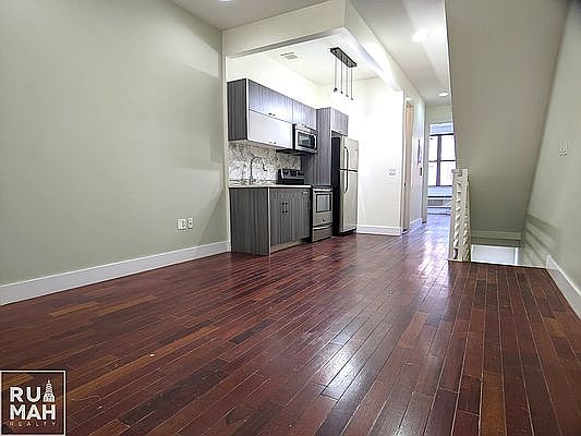 3rd image of 1442 De Kalb Ave #1B