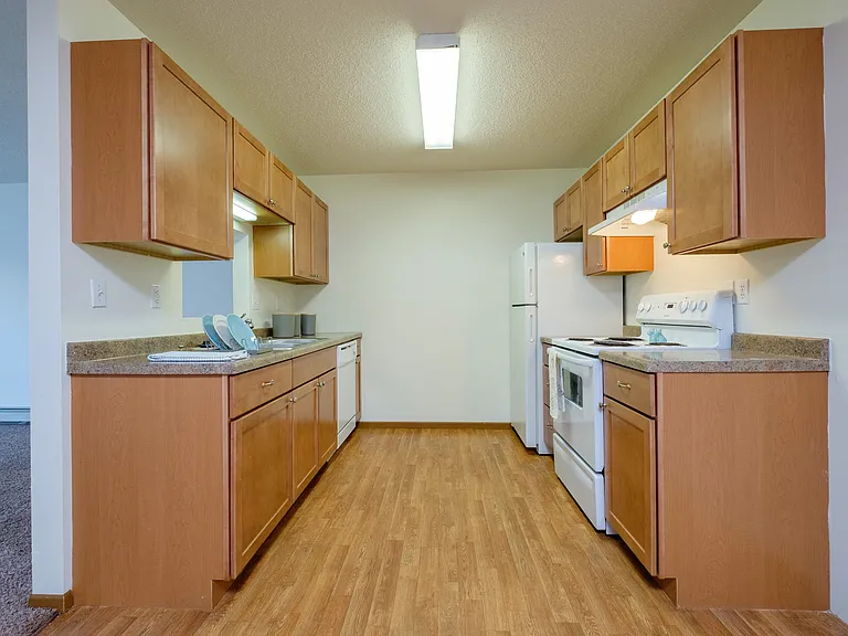 Fargo, ND Maybrook Apartments | Kitchen