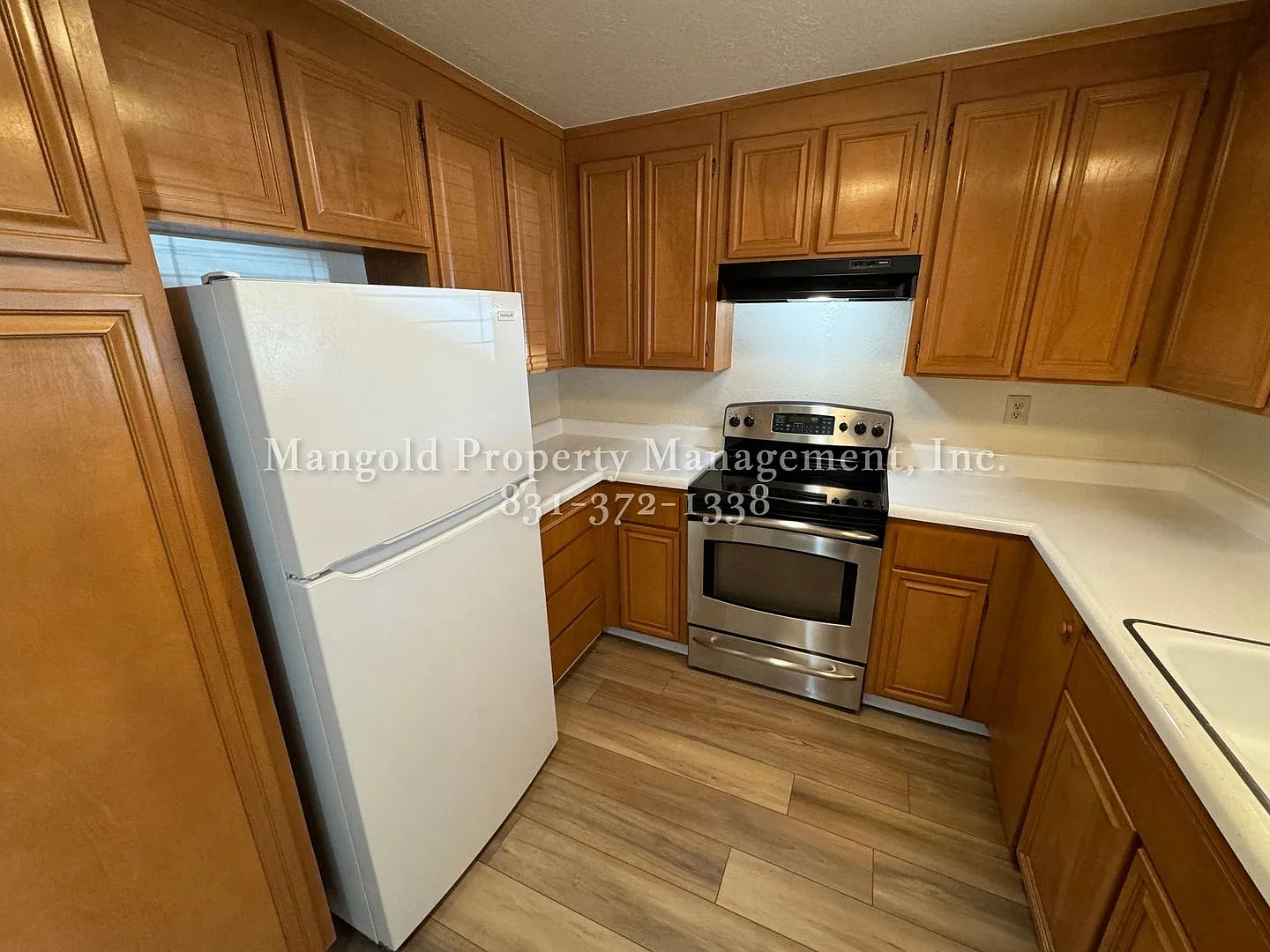 Tanglewood Condominium With Beautiful Bay Views, Fireplace, & Private Deck — Photo 4