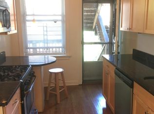 916 W Belle Plaine Ave APT 2, Chicago, IL 60613