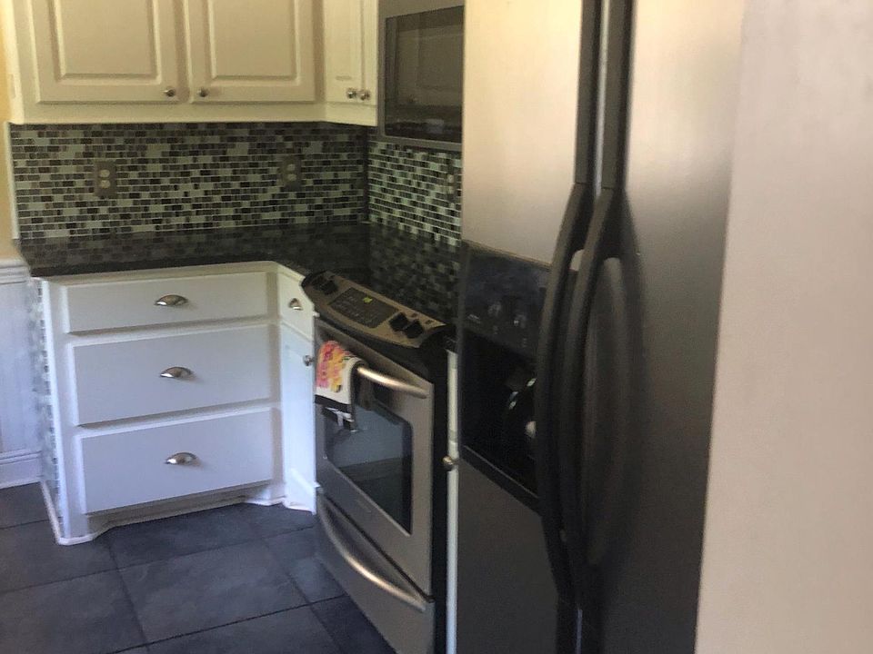 2nd image of 102 Concord Pl