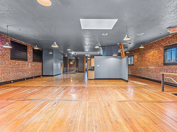 3rd image of 139 E Main St #139