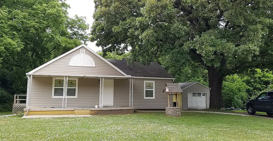 1st image of 2908 Wallace Ave