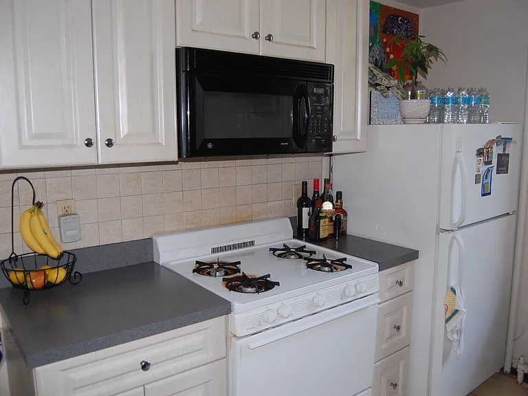 106 11th St #12 — Photo 1