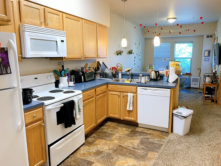 1016 N Garden St — Photo 24