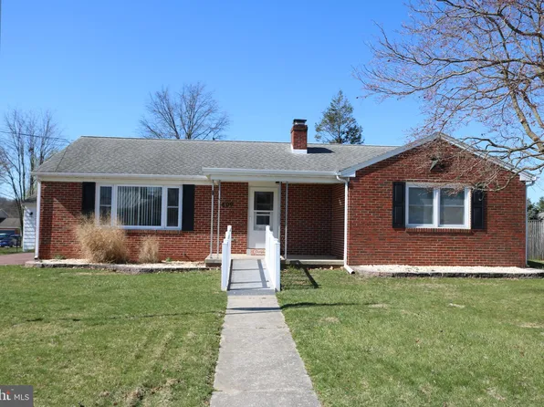 609 Hammond Ave, Hanover, PA 17331