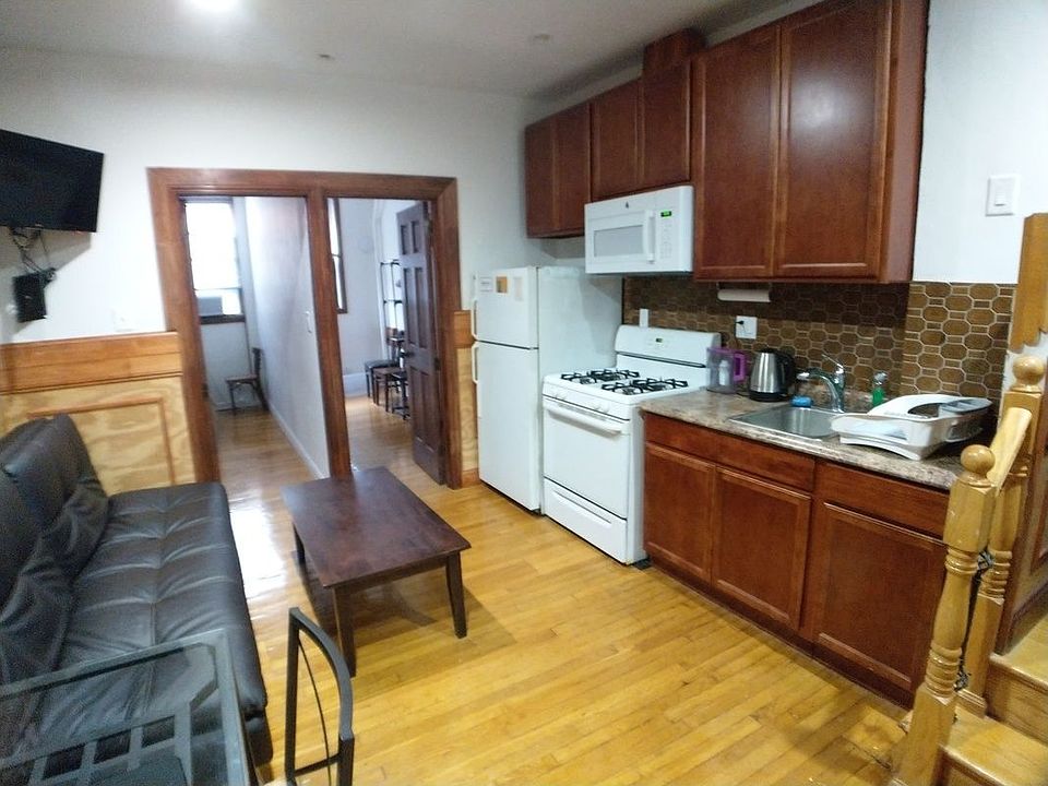 1st image of 424 E 13th St #1C