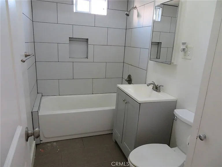 3923 S Normandie Ave — Photo 22