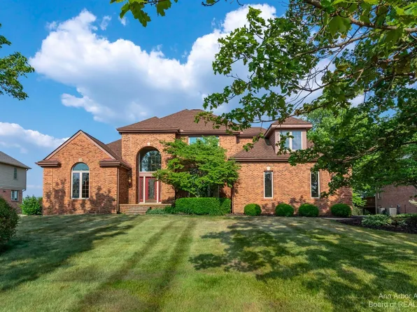 1691 Stonebridge Dr S, Ann Arbor, MI 48108