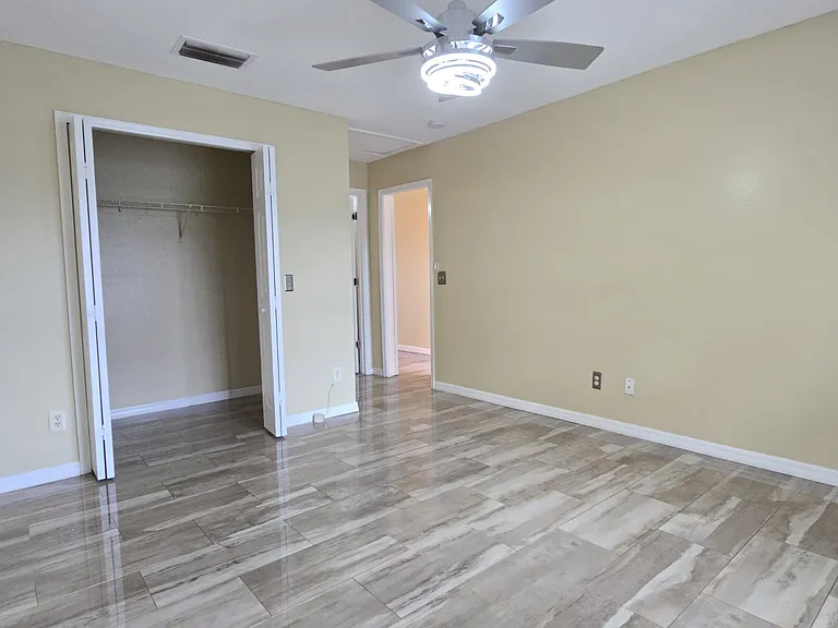 5025 Foxcroft Ct — Photo 14
