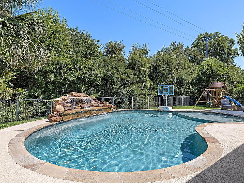 1st image of 1515 Pinehurst Ln