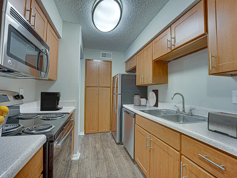Timberglen Apartments — Photo 52