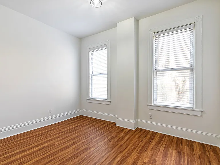 1619 W Grace St — Photo 24
