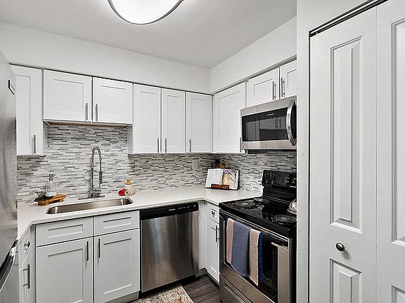 3rd image of 15027 Brookview Dr #13-9302R