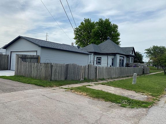 3rd image of 1322 Ave A