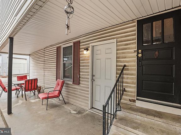 4th image of 402 Broadway