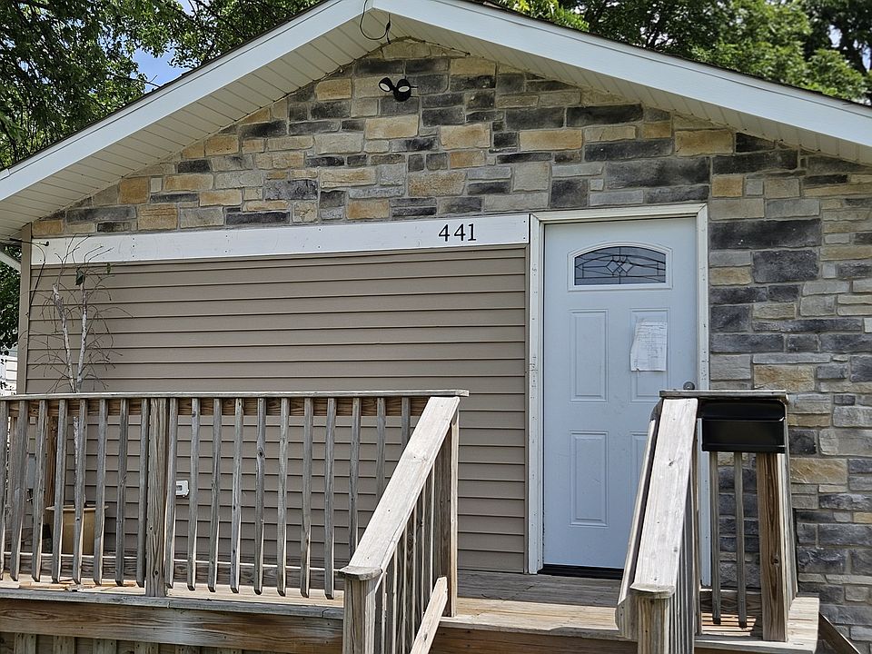 1st image of 441 Wainlow Ave