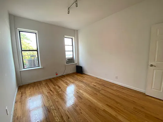 Rented by Lang Realty LLC | media 14