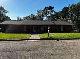 805 Hickory St, Vicksburg, MS 39180