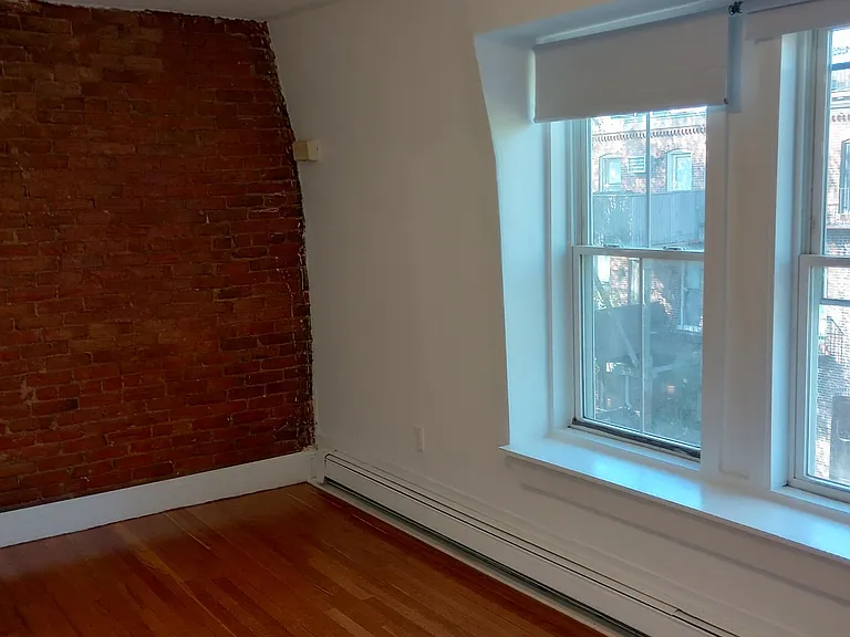 23 Dartmouth Pl #4R — Photo 8