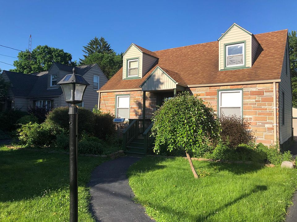 1st image of 227 Meadowbrook Ave SE
