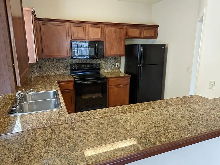 2558 N Oakland Zion Rd — Photo 7