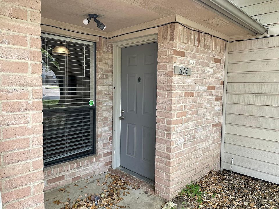 1st image of 2530 Hickory Dr