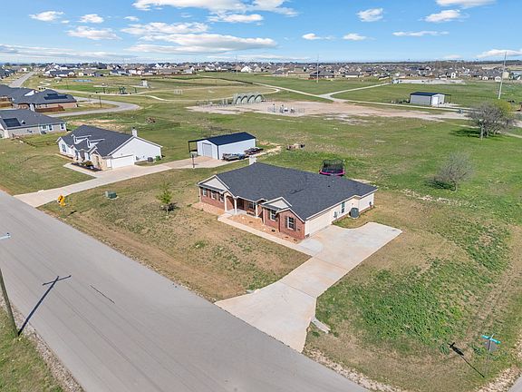 3rd image of 134 Stone Canyon Dr