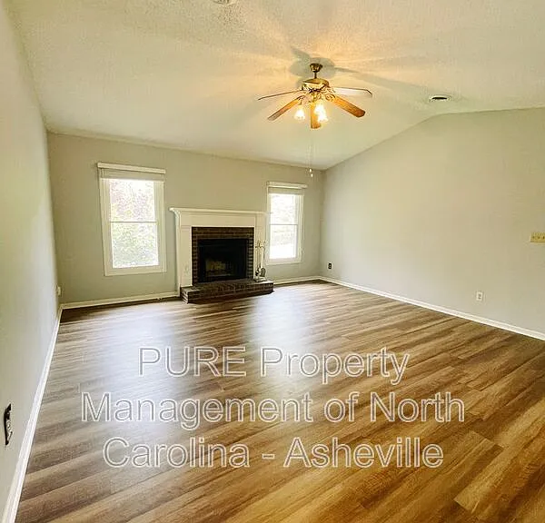 38 Morning Glory Dr #C — Photo 2