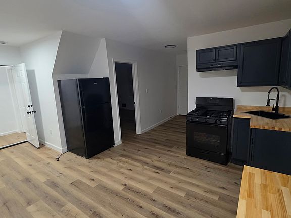 3rd image of 3061 W 46th St #A