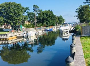 211 Longneck Blvd, Flanders, NY 11901