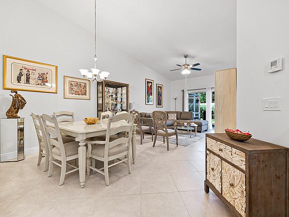 3rd image of 8494 Logia Cir