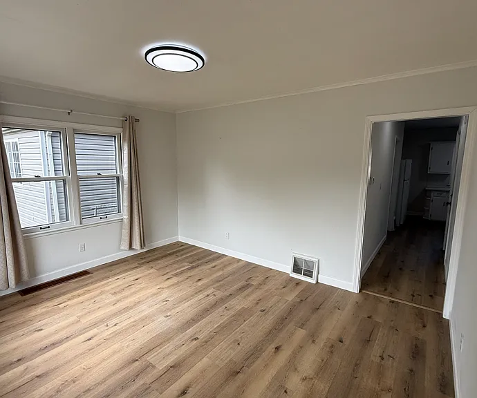 2611 W Highland Ave — Photo 2