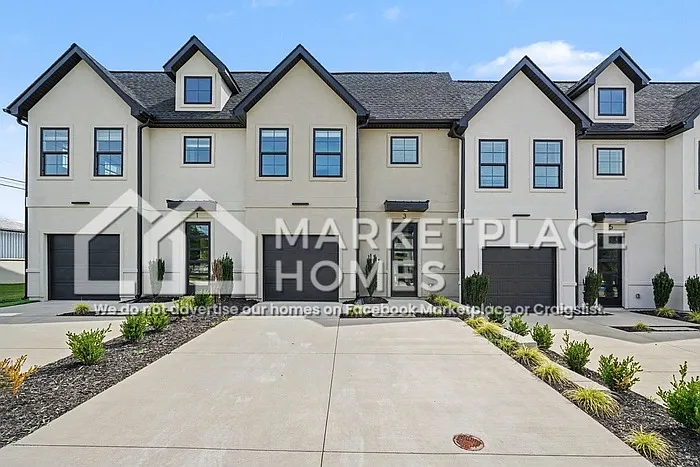 3 bed, 2.5 bath, 1507 sqft, $1,830 — Photo 3