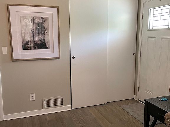 3rd image of 827 W 38th St