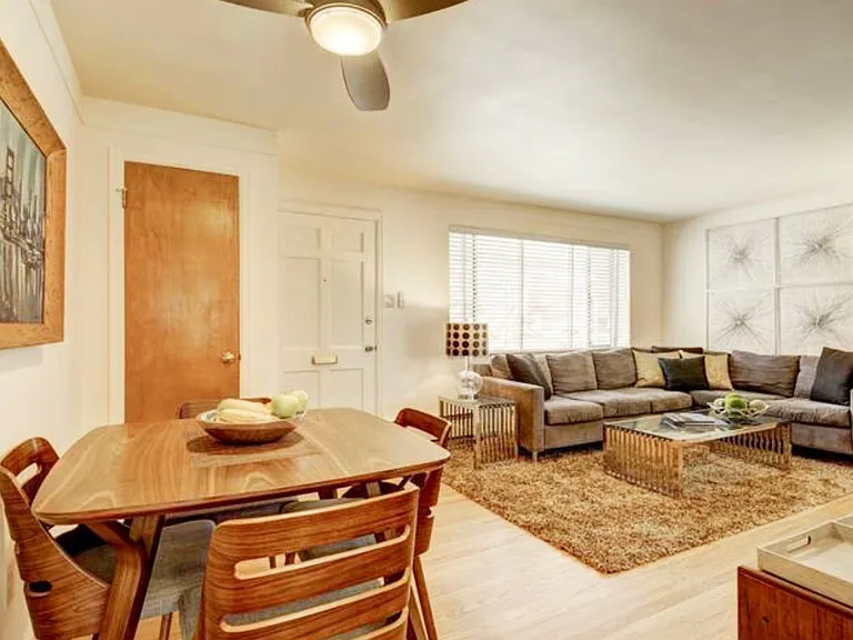 805 S Ogden St — Photo 3