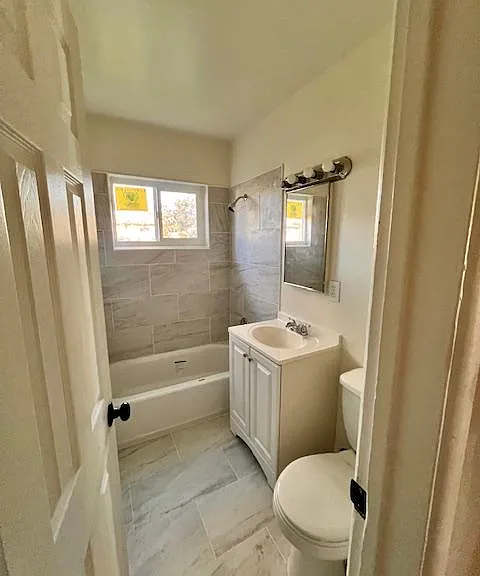 813 Oakwood St — Photo 6