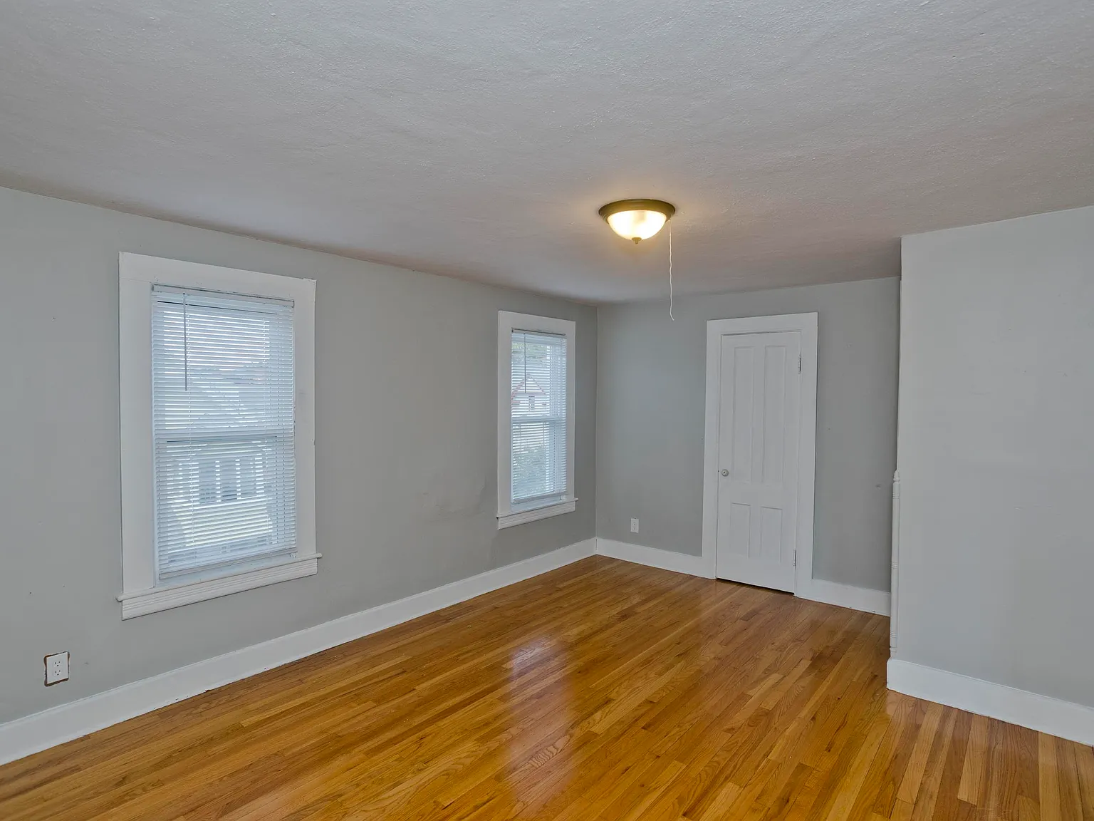 3 bed, 950 sqft, $1,500 — Photo 4