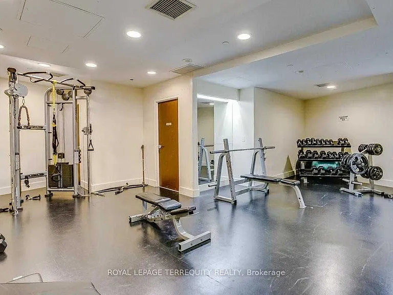 218 Queens Quay W #2605 — Photo 19