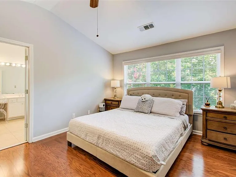 513 Stepney Ct SE — Photo 20