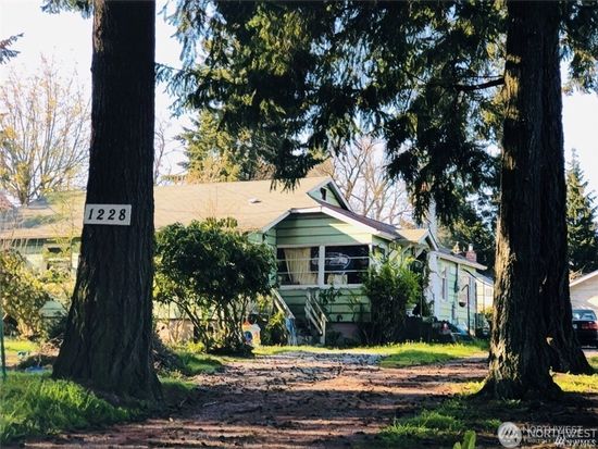 1228 SW 118 Street, Seattle, WA 98146