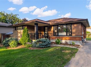 13 Skyland Dr, Hamilton, ON L9A3B9