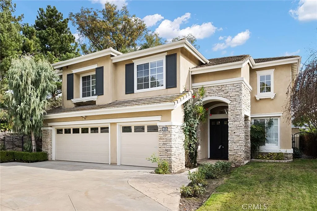 5 bed, 4.0 bath, 3118 sqft, $7,800 — Photo 1