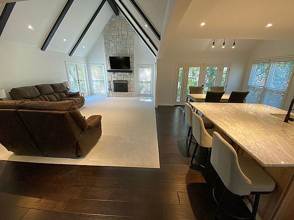 Living Room/Dining/Kitchen