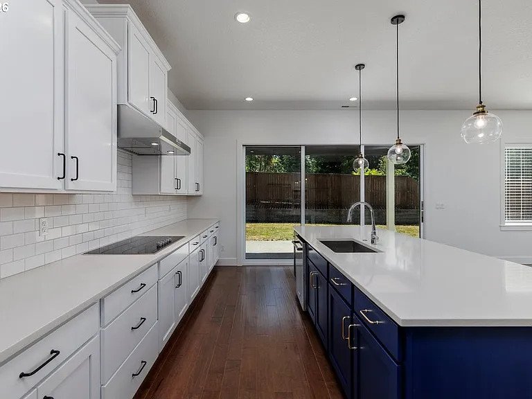 2751 Dahlia Dr — Photo 16