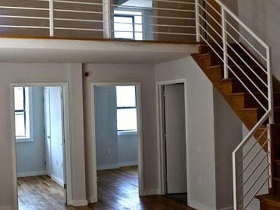 2nd image of 100 Dupont St #1P