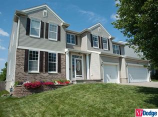 1806 Ranch Dr, Papillion, NE 68046