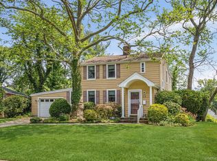 26 Pinetree Lane, Roslyn Heights, NY 11577