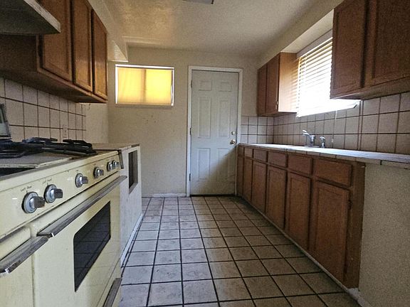 5th image of 1110 N 18TH Street